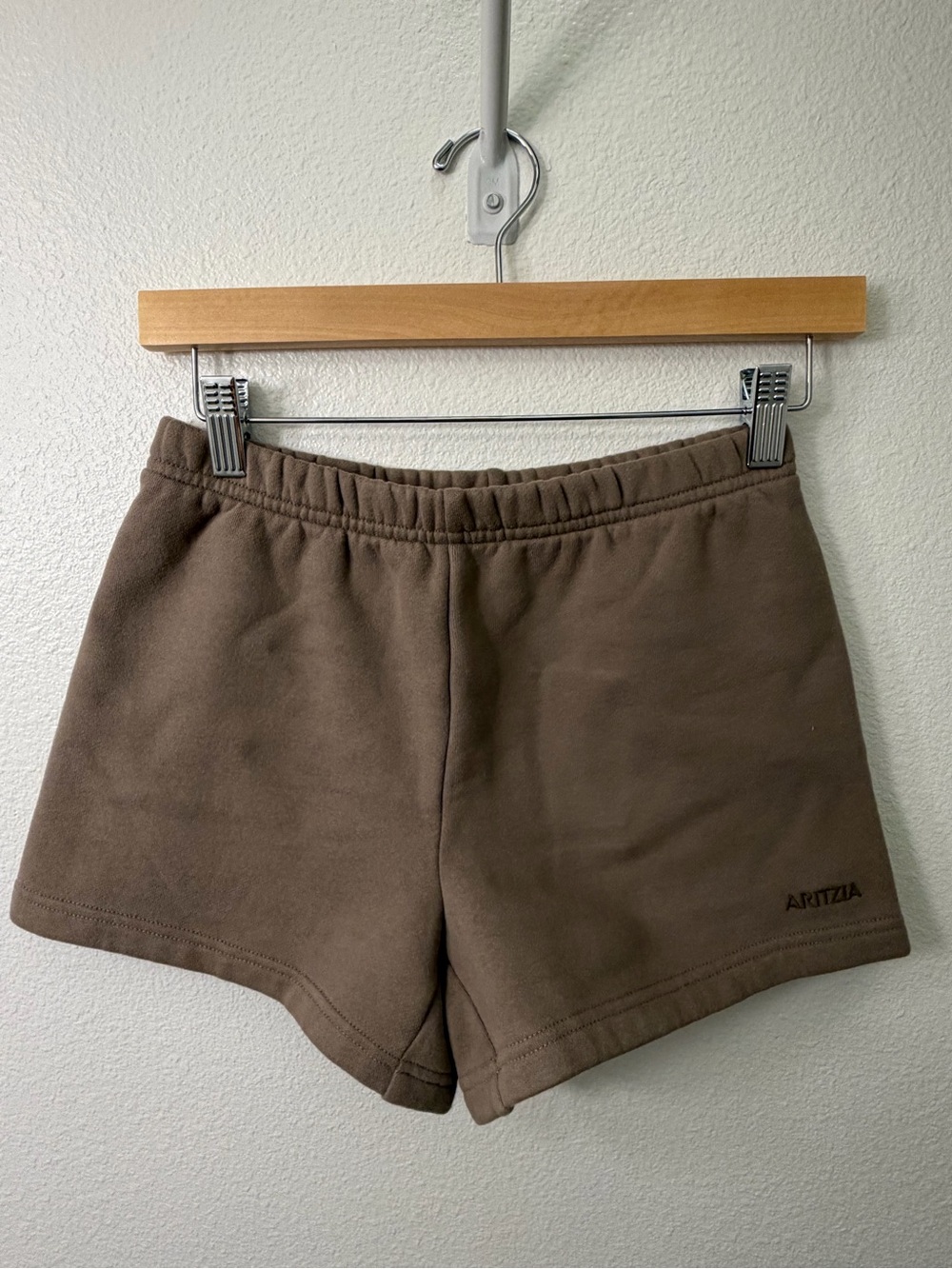 Aritzia Cozy Sweatfleece Short - Picture 2 of 7